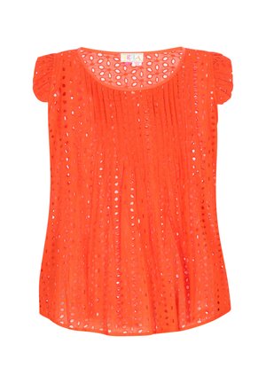 Czerwony top z krótkim rękawem wykonany z perforowanej tkaniny, z okrągłym dekoltem i plisowanymi detalami, oferujący teksturowany wygląd.