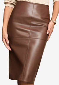 Unausgewählt, brown