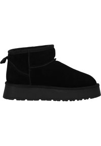 Schwarze Wildleder-Ankle-Boots mit runder Zehenform, einem weichen Innenfutter und einer flachen Gummisohle. Verfügt über eine Schlaufe an der Rückseite für ein einfaches Anziehen.