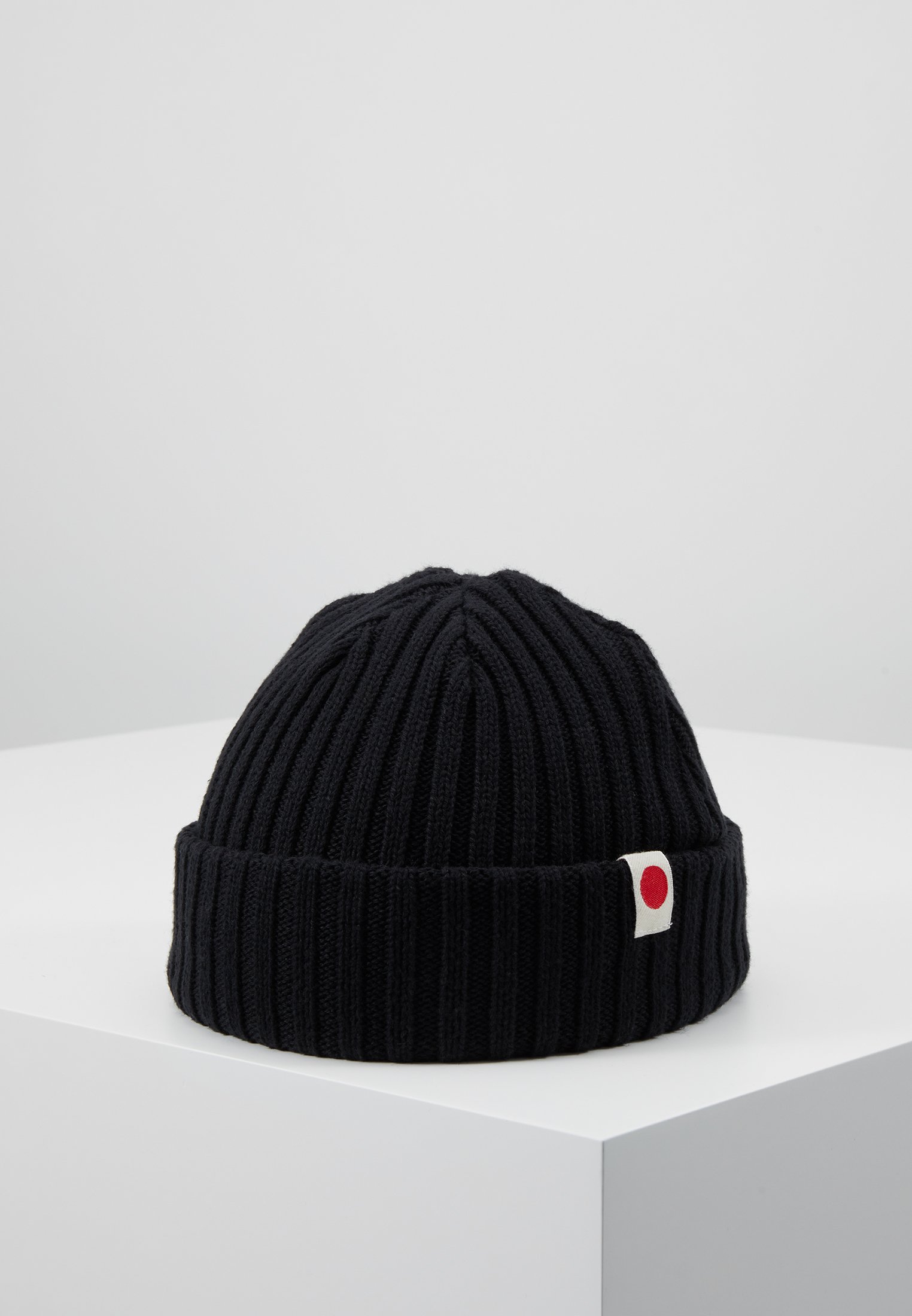 dime beanie