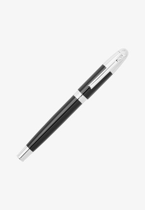 Bolígrafo negro con acabado suave, detalles en plata y tapa redondeada. Cuenta con un clip para sujetarlo a cuadernos o bolsillos.