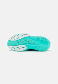 New Balance FUELCELL REBEL V4 - Apavi skriešanai pa asfaltu - green