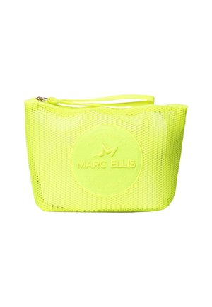 Pochette en maille jaune avec fermeture éclair, bracelet et logo Marc Ellis en relief à l'avant.