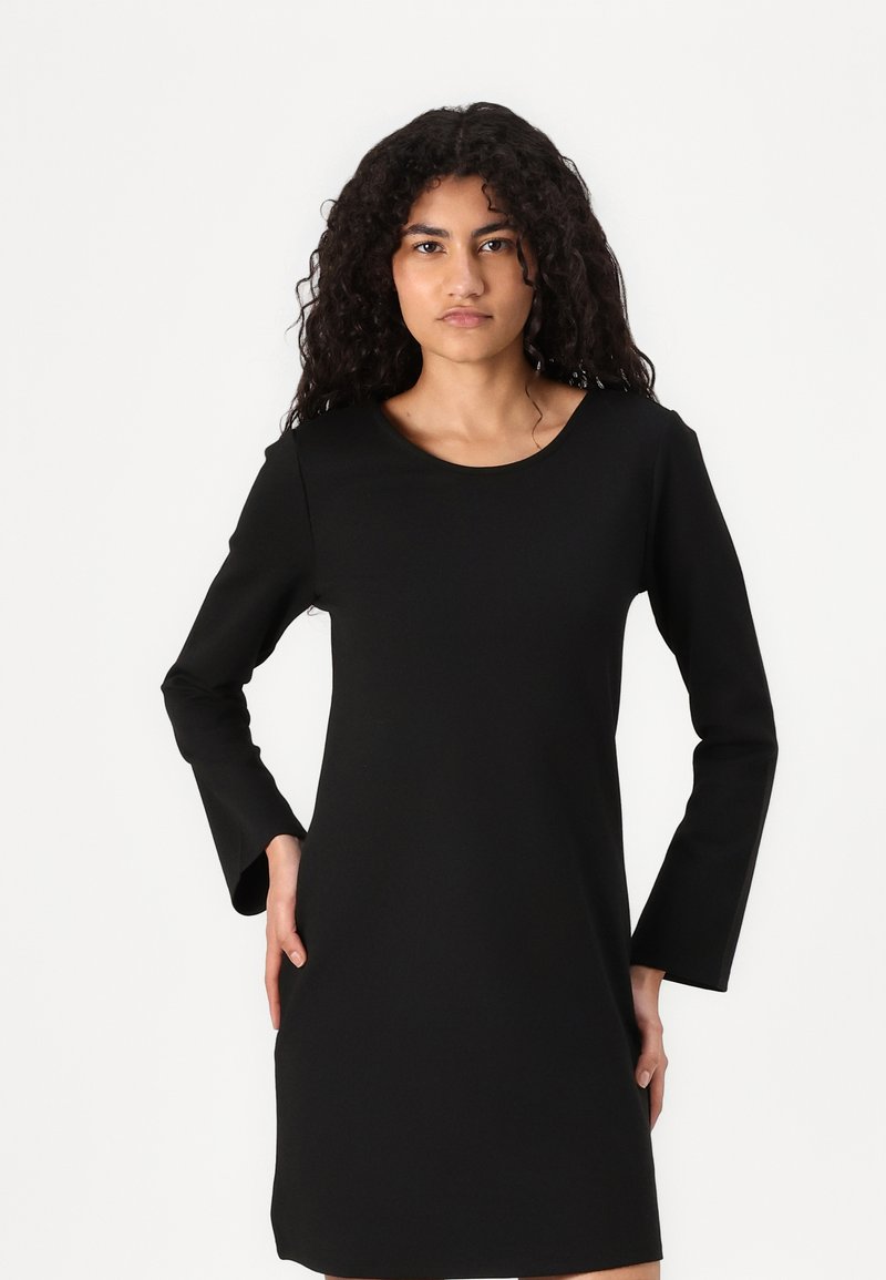 VILA VIARMERONE O NECK DRESS - Jersey dress - black