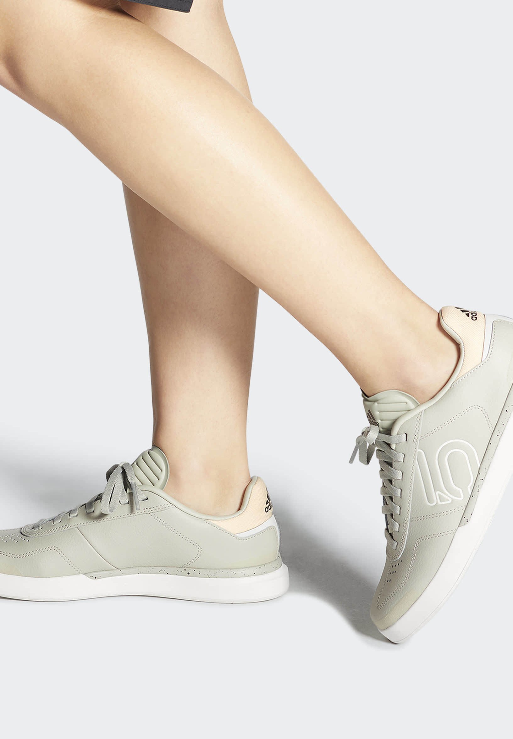 adidas Performance FIVE TEN SLEUTH DLX MOUNTAIN BIKE SHOES - Fietsschoenen  - beige/Grijs - Zalando.be