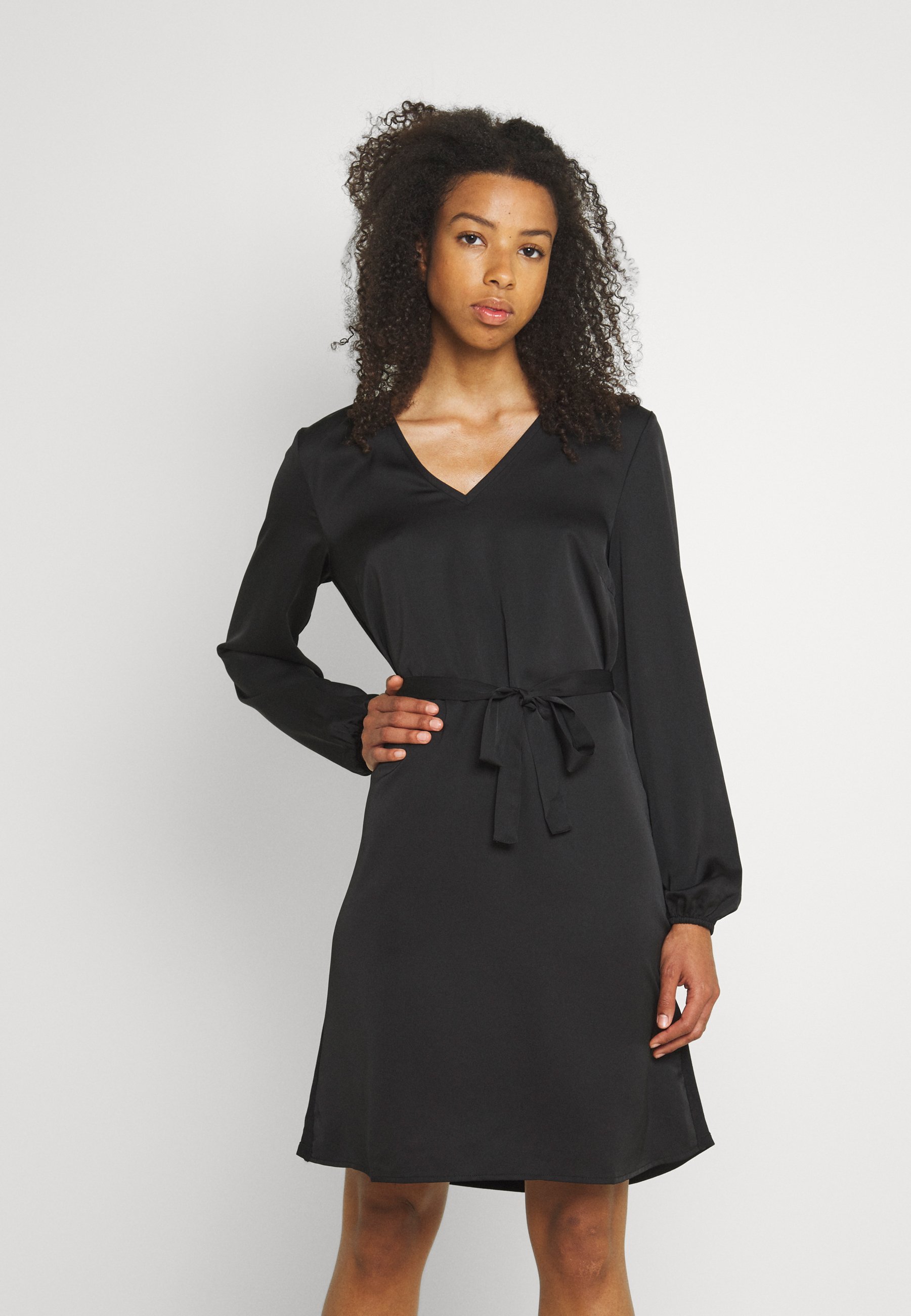 robe noire vila