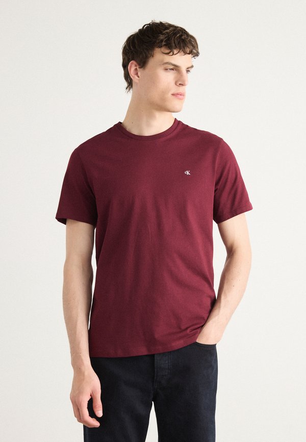 SMOOTH SOLID TEE - Basic T-shirt - deep rouge