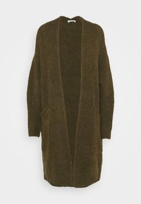 Olivgrüner, gestrickter Cardigan mit offener Vorderseite, langen Ärmeln und Seitentaschen. Strukturierter Stoff und mittellanges Design.