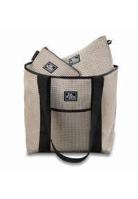 Grande borsa tote intrecciata in crema e marrone a scacchi con dettagli neri. Include una pochette con zip all'interno e robuste cinghie nere.