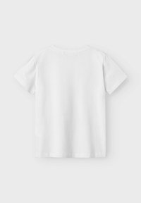 Hvid bomulds T-shirt med korte ærmer, rund hals og et enkelt design. Ingen mønstre eller grafik er synlige på bagsiden.