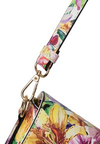 Tracolla per borsa con motivo floreale in colori vivaci, con metalleria dorata e clip. Realizzata in materiale sintetico testurizzato con una finitura liscia.