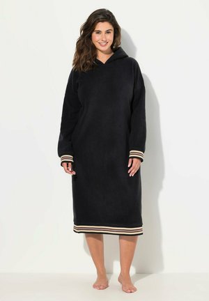 Abito in fleece nero con cappuccio e maniche lunghe, caratterizzato da dettagli a righe ai polsini e all'orlo. Tessuto morbido, design alla lunghezza del ginocchio.