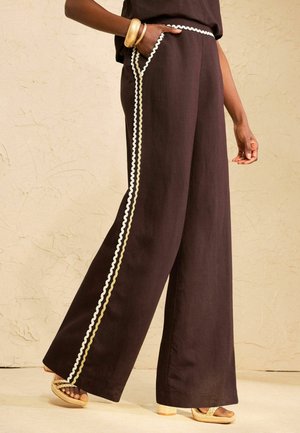 Love & Roses, REGULAR FIT - RIC RAC TRIM TROUSERS - Bukser - chocolate brown