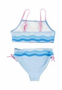 Zweiteiliges Badeanzug-Set mit einem hellblauen Oberteil mit pinken Akzenten und Wellenmustern in verschiedenen Blautönen. Der Slip hat verstellbare Seitenschnürungen.