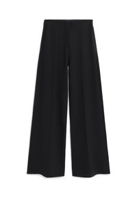 Wide-leg trousers in black fabric featuring a smooth texture, front pleats, and a tailored design, suitable for various occasions.
