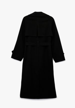 Zwarte lange jas met een grote kraag, dubbele laag achter, ceintuur in de taille en brede mouwen. Gemaakt van gestructureerde stof, met een minimalistisch ontwerp.