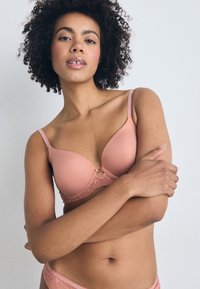 Triumph AMOURETTE CHARM - Reggiseno - dusty cedar