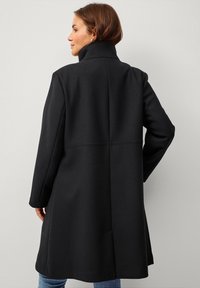 Ellos Plus collection MIT HOHEM KRAGEN - Korte frakker - schwarz