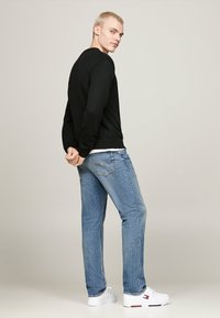 Thumbnail Image 3