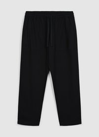 Schwarze Jogginghosen mit einem Kordelzugbund, zwei Seitentaschen und weiter Passform. Hergestellt aus einem weichen, leichten Material.