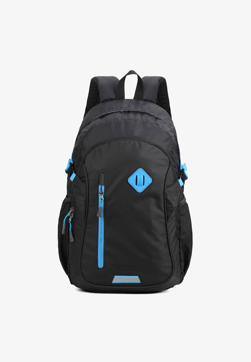 Zaino nero con accenti blu, dotato di numerose tasche con zip, spallacci imbottiti, un logo a forma di diamante e una superficie testurizzata.