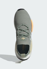 adidas Originals ORIGINALS NMD_W1 - Sneakers basse - silver green silver pebble acid orange