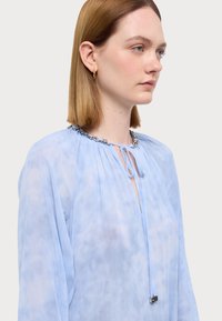 MICHAEL Michael Kors SUNBLEACH TIER DRESS - Velika haljina - chambray