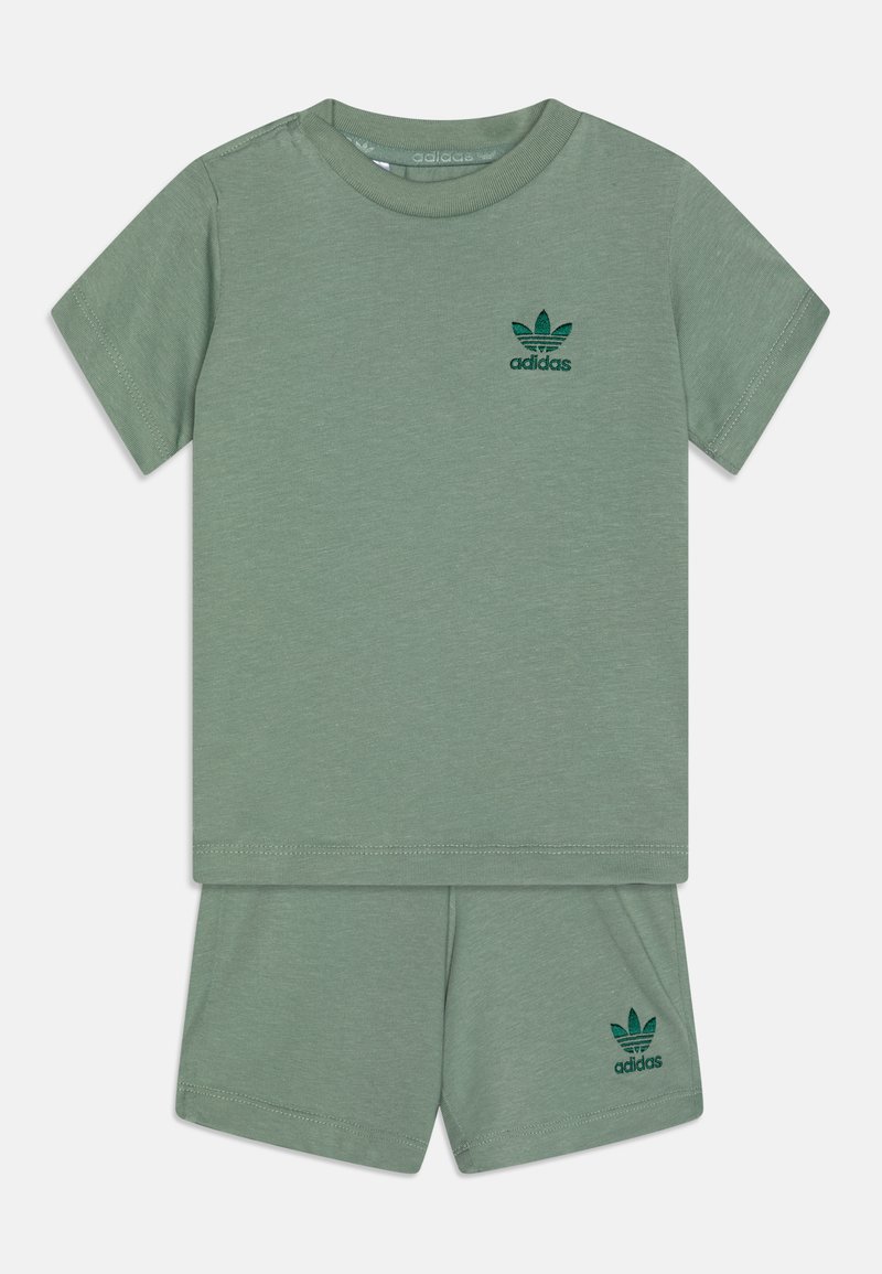 adidas Originals TEE UNISEX SET - Lühikesed püksid - silver green