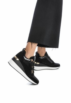 XTI Sneakers basse - black