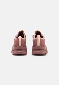 Tamaris Sneakers - red marble