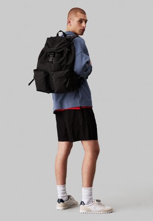 NEW FLAP  - Mochila - black