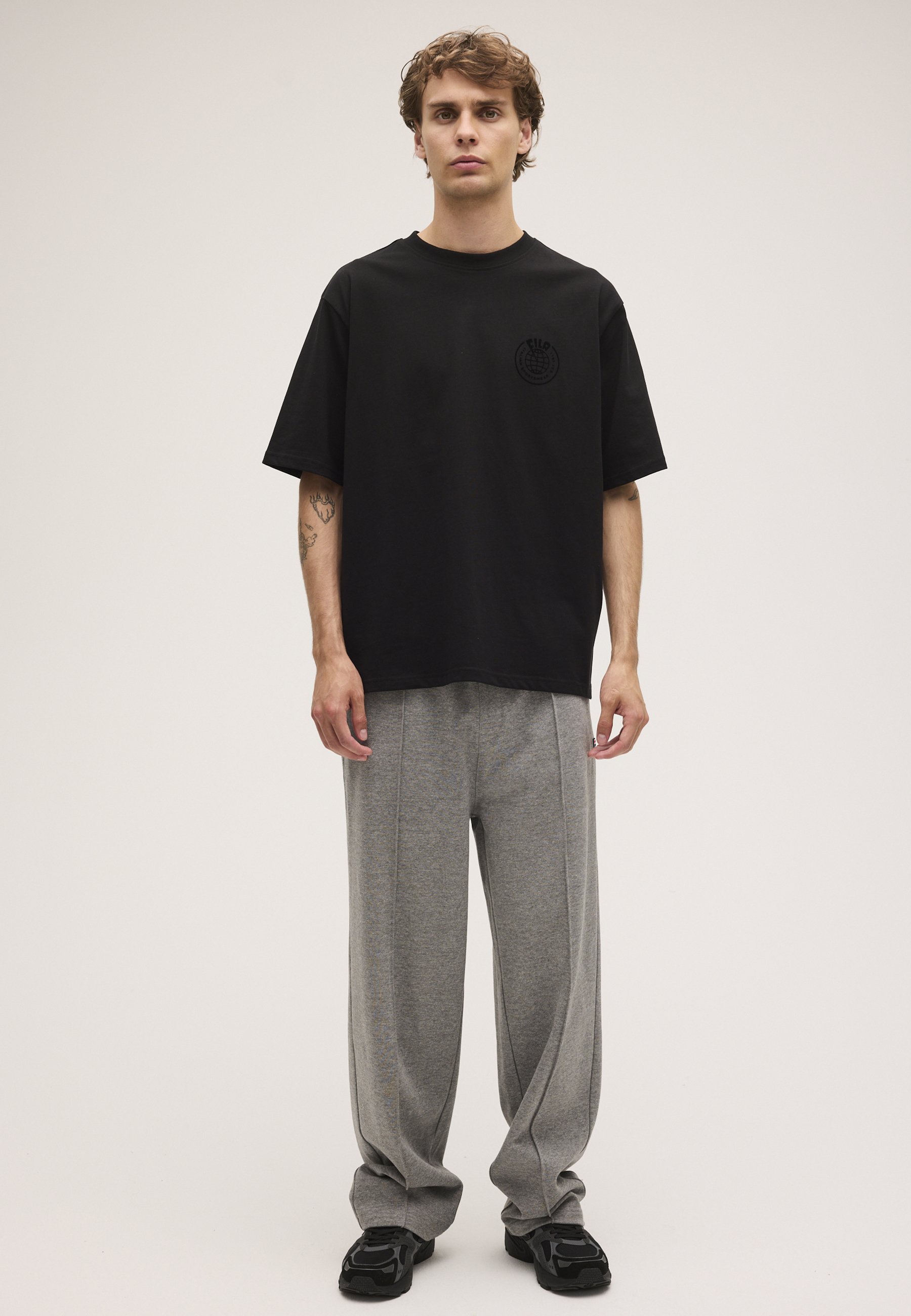 FILA 소라가 루즈 그래픽 티셔츠