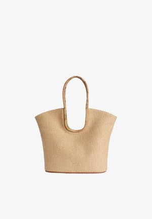 Borsa tote beige intrecciata con forma strutturata e manici corti e arrotondati rivestiti in materiale marrone chiaro decorato.