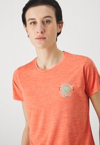 Patagonia DAILY GRAPHIC - Camiseta deportiva - pimento red