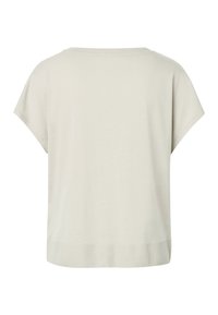 Top de punto de manga corta color beige claro con dobladillo ancho y cuello redondo, mostrado plano mostrando la parte trasera.