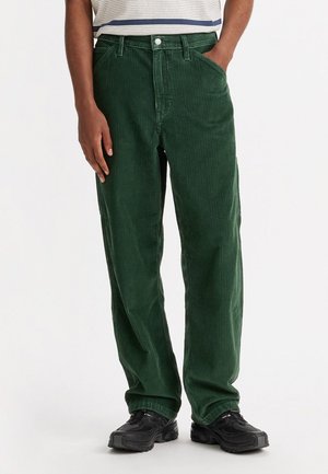 568™ LOOSE CARPENTER SHORTS - Brīvi džinsi - python green