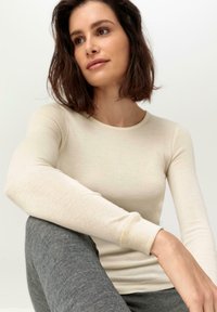 hessnatur LANGARM - Undershirt - natur