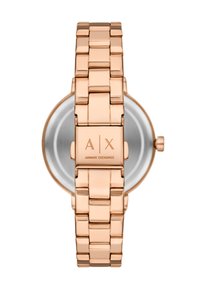 Klocka i roséguldfärgad metall med ett texturerat länkarmband. Rund silverfärgad urtavla med minimalistiska markörer och A|X-logotyp på spännet.