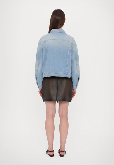 CLOSED WRAP JACKET - Džinsa auduma jaka - blue denim