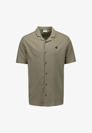 Korte mouwen, olijfgroene shirt van een katoenmix, met een knoopsluiting aan de voorkant en een hexagonaal logo in zwart en geel op de linkerborst.