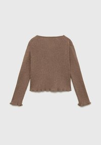 Brązowy sweter dzianinowy z długimi rękawami, o prążkowanej fakturze i skróconym kroju. Posiada falowany dół i podkreślone brzegi rękawów.