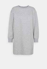 Vestido de sudadera gris de manga larga con cuello redondo, puños acanalados y un ajuste relajado sobre un fondo blanco.
