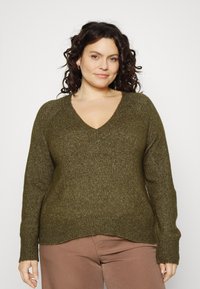 Vero Moda Curve VMNEWWIND VNECK - Camisola - dark olive