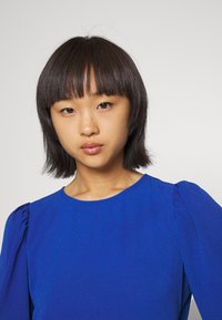 Vero Moda Petite VMEVI AYA - Blusa - sodalite blue
