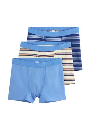 Tre par herre boxershorts i ensfarvet lyseblå, creme med flerfarvede striber og mørkeblå med hvide striber, stablet på hvid baggrund.