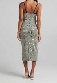 Bershka Fodralklänning - black