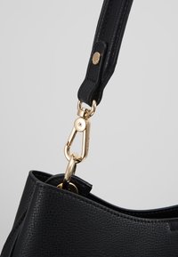 Dune London Bolso de mano - black