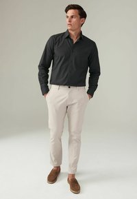Next LONG SLEEVE REGULAR FIT - Zakelijk overhemd - black