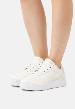 FORUM BOLD - Zapatillas - footwear white/cloud white/bliss lilac