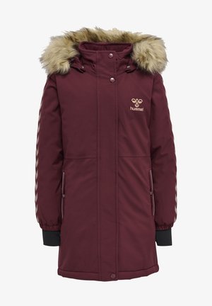 Bordeaux parka-jack met een nepbontcapuchon, elastische manchetten, zijzakken met rits en geprinte accenten langs de mouwen.